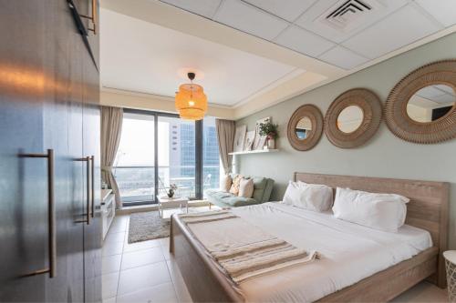 HAVN - Studio Apartment in Goldcrest Views, JLT房間的床