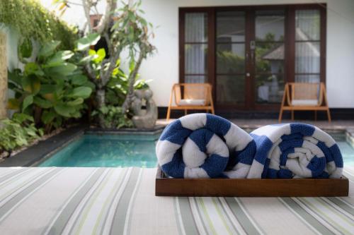 Kolam renang di atau dekat dengan The BALIem Villa