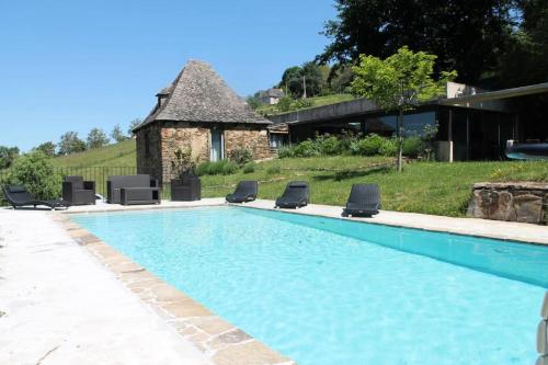 Gîte de France à Altillac 4 épis - Gîte de France 8 personnes MAE-0731