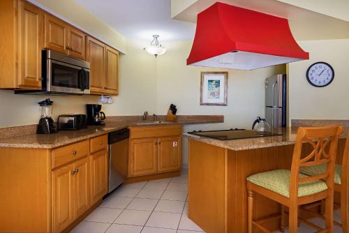 Cuisine ou kitchenette dans l'établissement The Atrium Beach Resort and Spa Sint Maarten, Ascend Hotel Collection