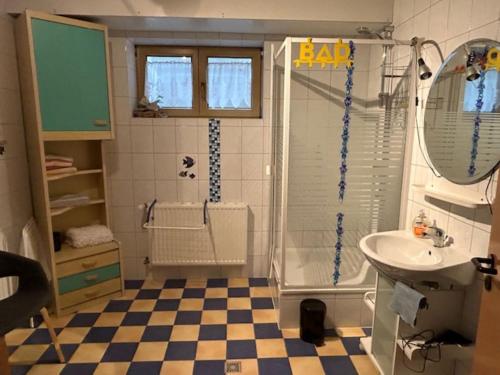 Bilik mandi di Ferienwohnungen Stahl