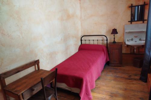 Photo de la galerie de l'établissement Chez Jean Pierre - Room 1pers in a 17th century house - n 6, à Villar-dʼArêne