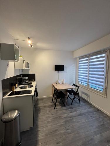 Studio équipé pour 2 personnes port olonna