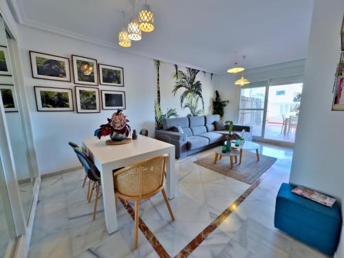 West-Facing Apartment near Puerto Banús