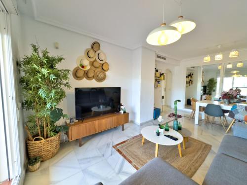 West-Facing Apartment near Puerto Banús