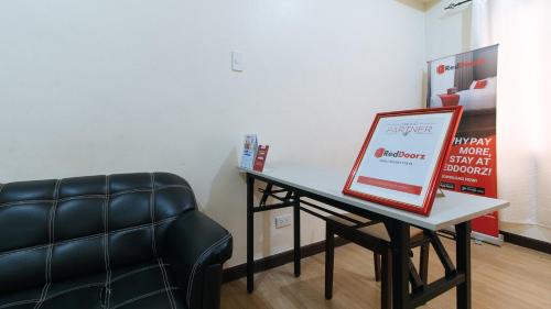 Χώρος καθιστικού στο RedDoorz @ KBL Transient Inn San Fernando