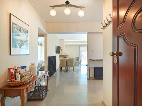 Penthouse Apartment & Studio near Glyfada - free Parking