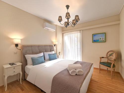 Penthouse Apartment & Studio near Glyfada - free Parking