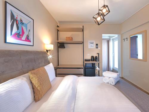Penthouse Apartment & Studio near Glyfada - free Parking