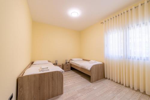 Gallery image of Green Bay Apartments Morinj in Kotor