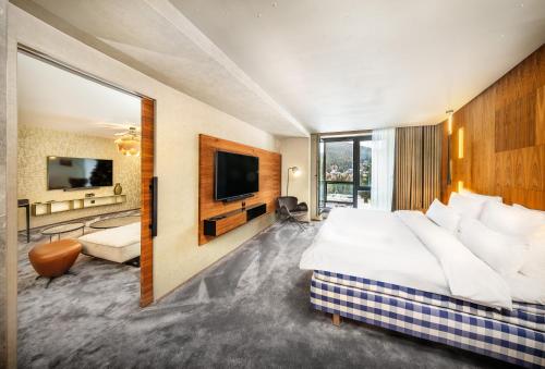Postel nebo postele na pokoji v ubytování Harmony Hotel