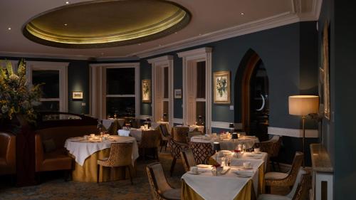 Un lugar para sentarse en The Culloden Estate and Spa