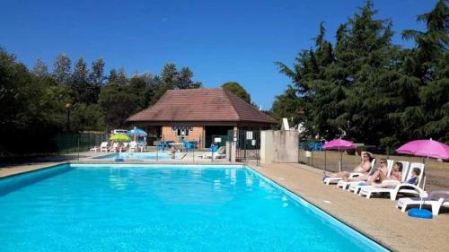 Πισίνα στο ή κοντά στο Camping 3 étoiles - Piscine - ccahich