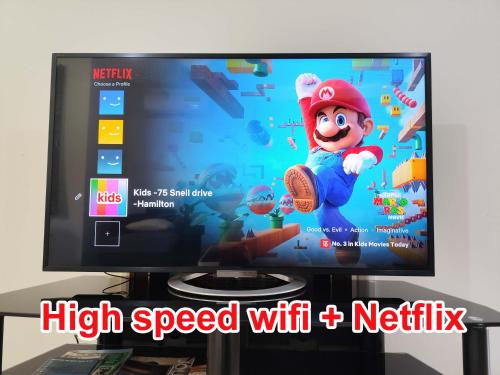 Gallery image of 3-Bedroom house-big yard- Netflix in Hamilton