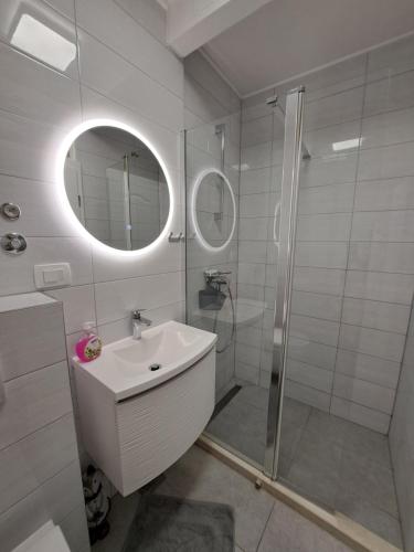 Kúpeľňa v ubytovaní Apartments Žgogo