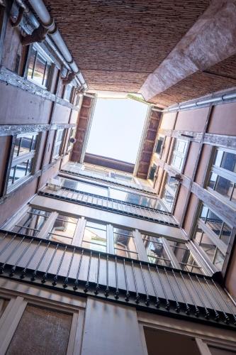 Photo de la galerie de l'établissement Charming City-Center Flat with Terrace, à Toulouse