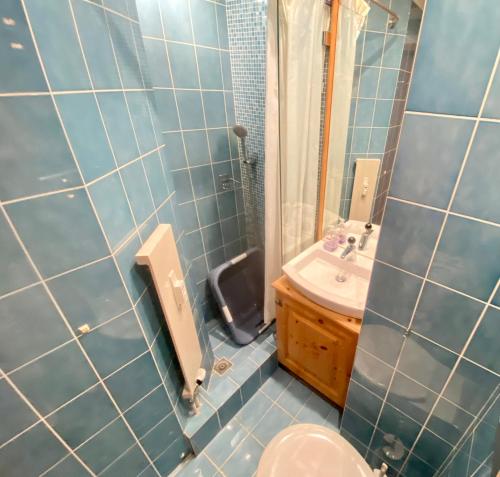 Un baño de SuperG apartment