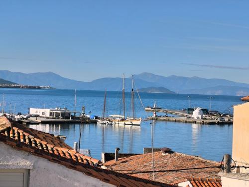 Aegina Downtown Apartments 2