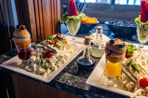 Jídlo v hotelu nebo okolí