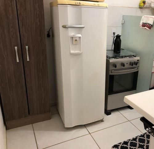 Køkken eller tekøkken på Apartamento com 3 quartos,piscinas de terça a quinta feira livre, garagem,portaria 24hrs