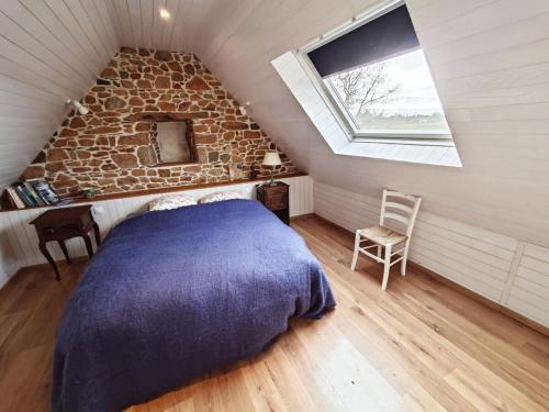 Postel nebo postele na pokoji v ubytování Chestnut - Charming cottage - Renovated 2024- Gîte de charme - Rénové 2024