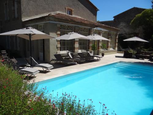 The swimming pool at or close to Bed & Breakfast L'Orangerie
