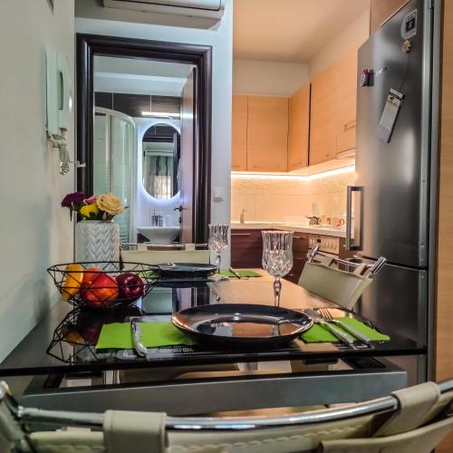 MYTHOS HOUSE LUXURY APARTMENt!!