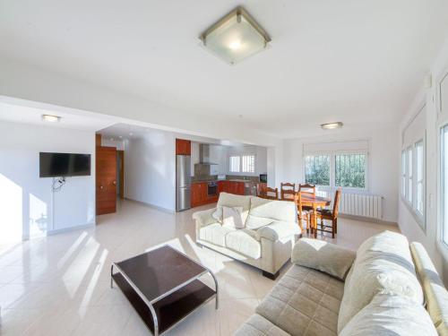 Holiday Home Requesens by Interhome