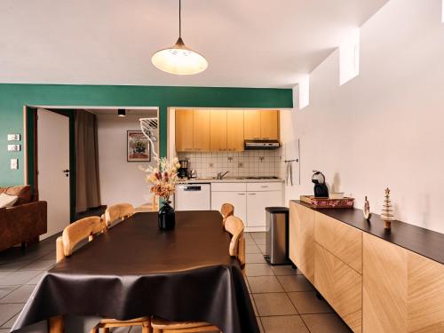 Η κουζίνα ή μικρή κουζίνα στο Holiday Home Au bord du Lac 2 by Interhome