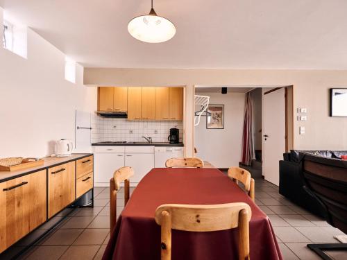 Η κουζίνα ή μικρή κουζίνα στο Holiday Home Au bord du Lac 1 by Interhome