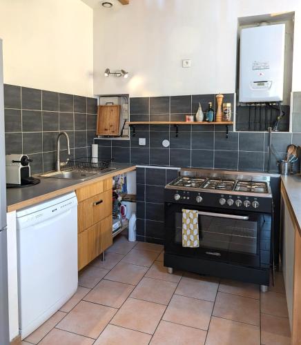 Photo de la galerie de l'établissement Maison de ville 120m2, à Le Pont-de-Beauvoisin