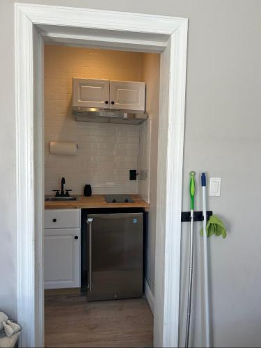 Gallery image of NYNJ World Cup 26 Fan Zone Queens One Bedroom Apartment with Kitchen in Brooklyn Manor