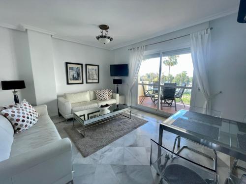 Stunning 2Bed Apartment in Marbella - Pto Banus