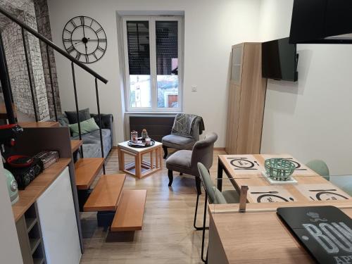 Aux nids douillets Mayetois \"les hirondelles\"