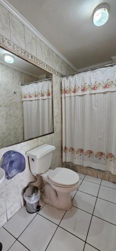 Hotel Cristobal Colonにあるバスルーム