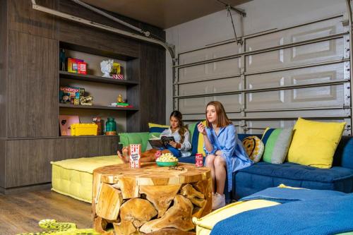 Ruang duduk di Villa Tation 8BR Mini Hotel