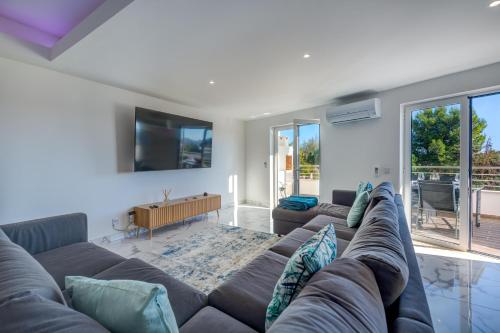 Apart OCEAN DRIVE - Oura - Jacuzzi - BY BEDZY