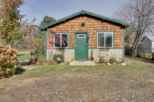 Gallery image of Quaint Ironton Getaway with Fire Pit, Gas Grill! in Ironton