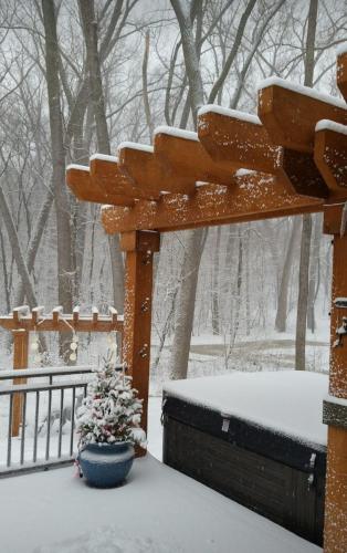 Everchanging Seasons-Hot Tub, Game Haven & Central Retreat im Winter