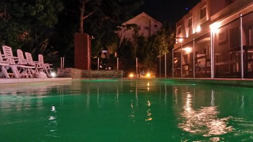 Kolam renang di atau dekat dengan Ayres Village Apart