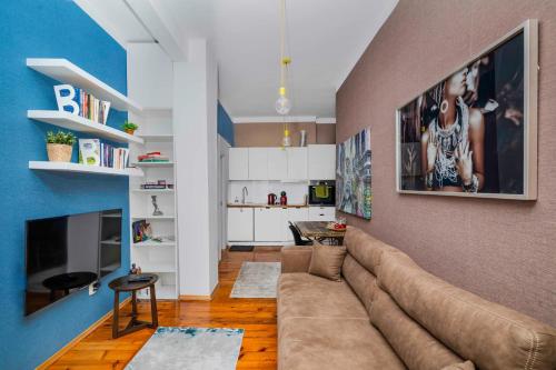 Cozy and Central 2BD Flat - At the Heart of It All by Flat Mаnager