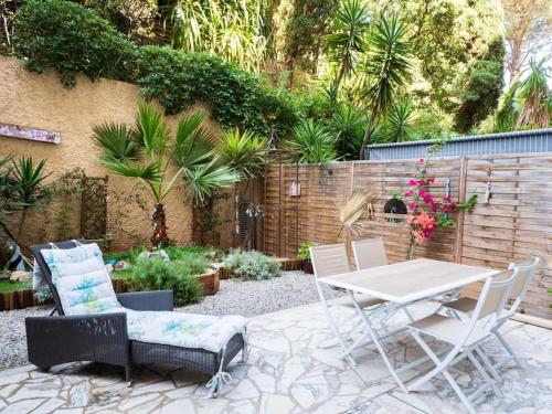 Grande et belle chambre d'hôte avec jardin