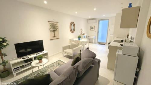 Apt T2 neuf - terrace - city center, 8 min Comédie