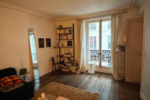 Charming spacious T2 in the 18th - Paris