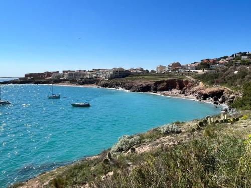 Appartement T2 46m² avec Climatisation et WIFI pour 4 à Sète