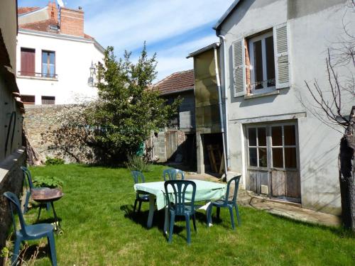 Maison familiale au calme avec jardin clos, proche thermes - FR-1-489-563