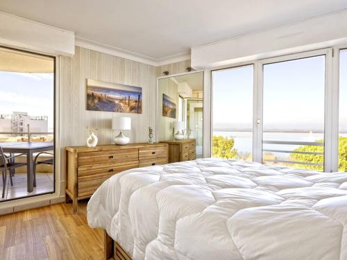 Photo de la galerie de l'établissement Arcachon - T3 avec terrasse, parking et WIFI - FR-1-433-131, à Arcachon