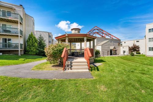 a gazebo in front of a building at Pinnacle Inn in Beech Mountain