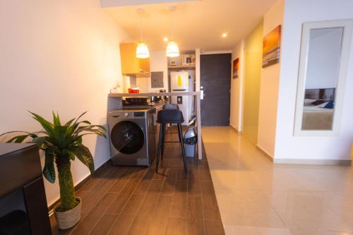 Η κουζίνα ή μικρή κουζίνα στο Relax Loft on the beach Town Center Playa B