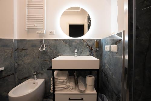 Koupelna v ubytování Hezio Guest House